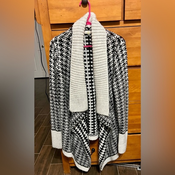 Ann Taylor Loft  Size XL Alpaca Wool Tweed White Black Cardigan Sweater P2P 27 - Picture 1 of 4